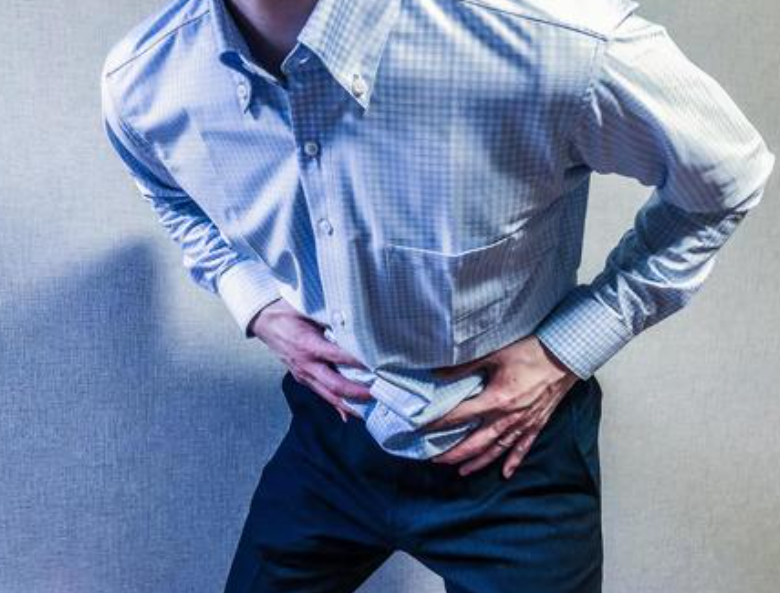 腹痛男性 腹痛男性
